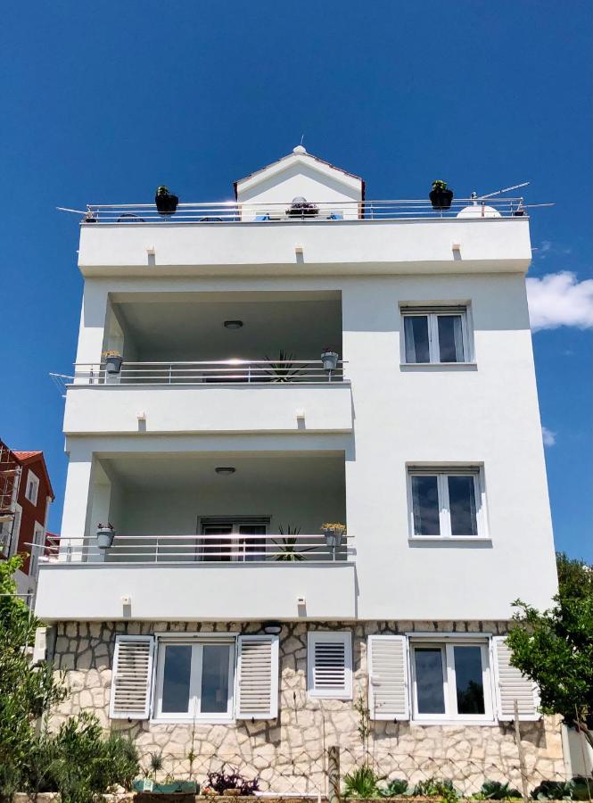 Villa Dani Sea & Pool Apartments Trogir Extérieur photo